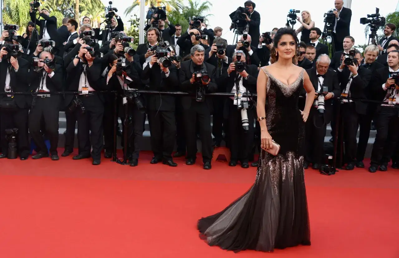Salma Hayek stylizacje po 50