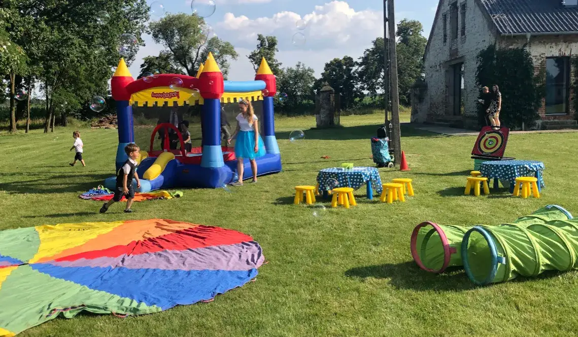 animator dla dzieci wesele kącik zabaw dmuchany zamek