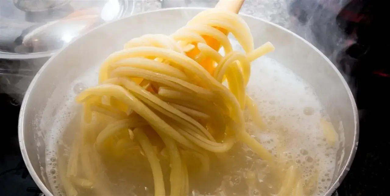 idealnie ugotowany makaron al dente