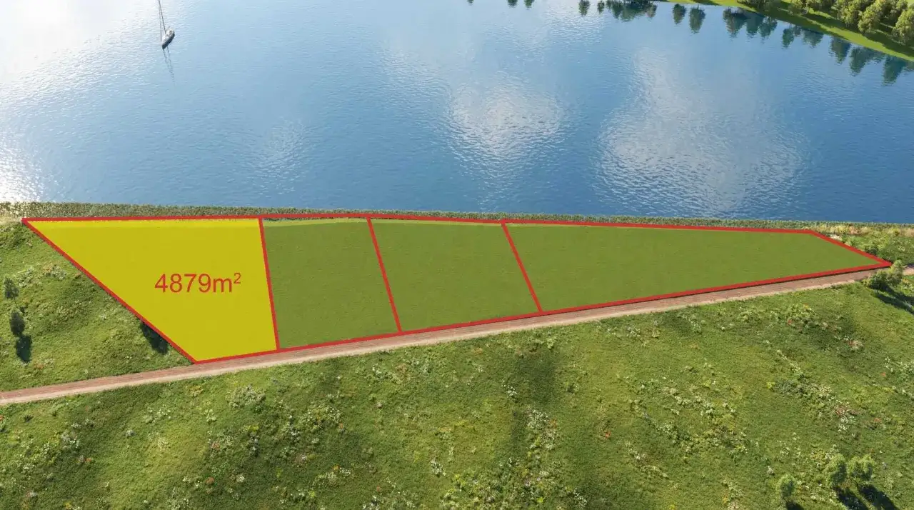 Działka z linią brzegową, idealna na wymarzoną posiadłość. Powierzchnia 4879m².