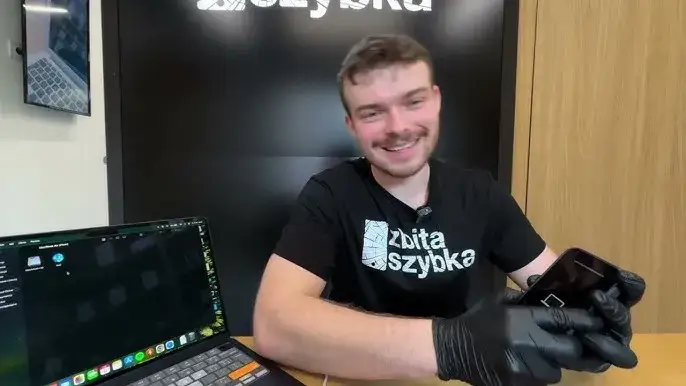 iPhone 15 tryb awaryjny komputer