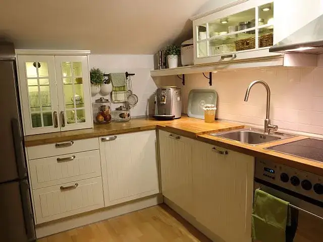 Zdjęcie Alternatywy dla drzwiczek szafek: Inspiracje i praktyczne pomysły