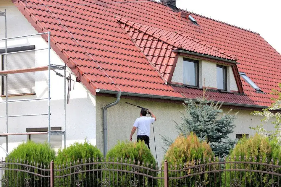 Zdjęcie Ile naprawdę kosztuje malowanie elewacji? Sprawdź, jak uniknąć wysokich kosztów