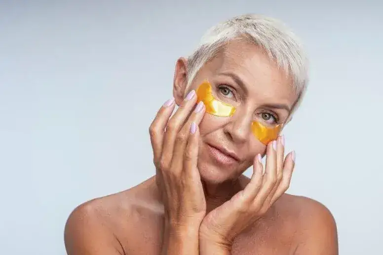 Zdjęcie Skuteczne rozwiązania na zmarszczki po 60 – popraw wygląd skóry