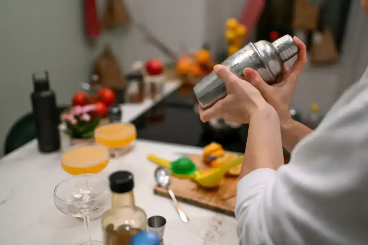 Zdjęcie Najlepsze naczynia do mieszania koktajli - wybierz idealny shaker dla siebie