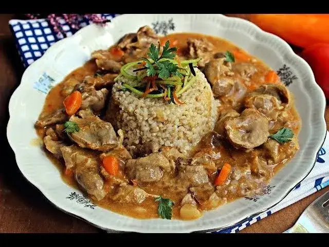 Zdjęcie Potrawka z żołądków drobiowych - tradycyjny przepis na smaczną potrawę