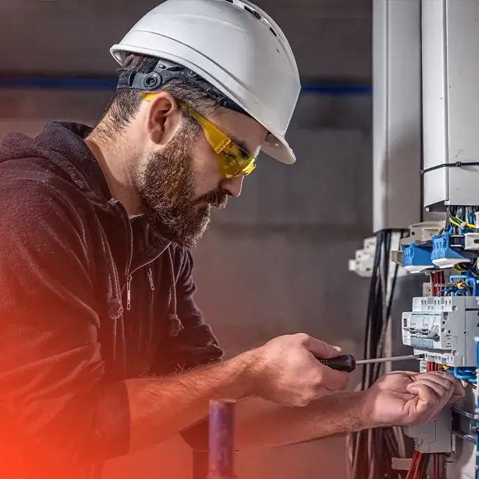 Zdjęcie Ile zarabia elektryk po zawodówce? Zaskakujące fakty o pensji