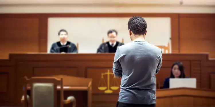 Zdjęcie Jak wygląda rozprawa o znęcanie? Kluczowe etapy i prawa ofiary