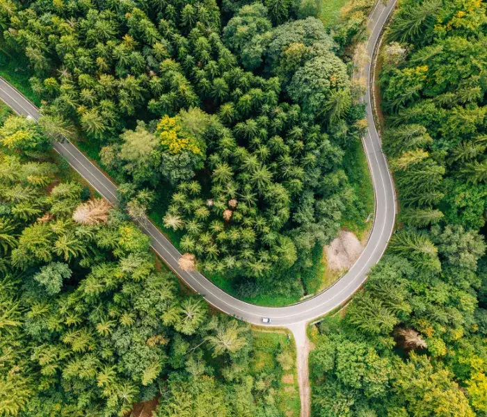 Zdjęcie Trasy motocyklowe w Czechach: odkryj malownicze szlaki i atrakcje