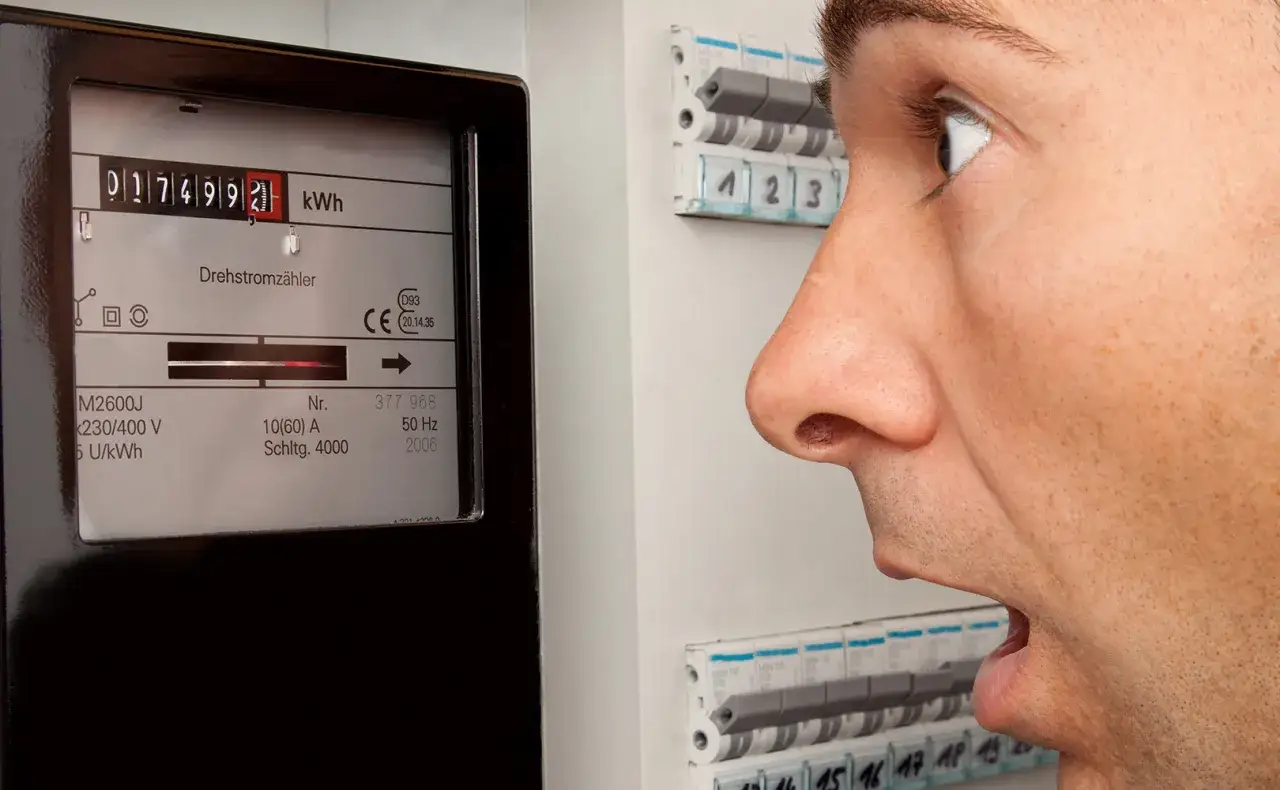 Zdjęcie Jakie jest średnie zużycie prądu dziennie? Dane mogą Cię zaskoczyć