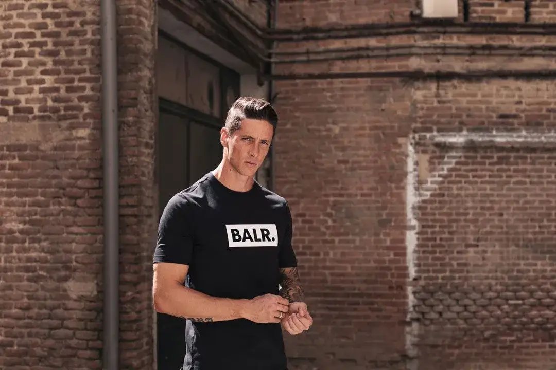 Zdjęcie BALR - co to za firma i dlaczego zbankrutowała? Odkryj prawdę.