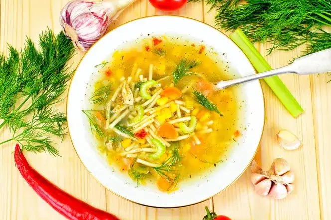 ros&oacute;ł na przeziębienie, bulion drobiowy domowy