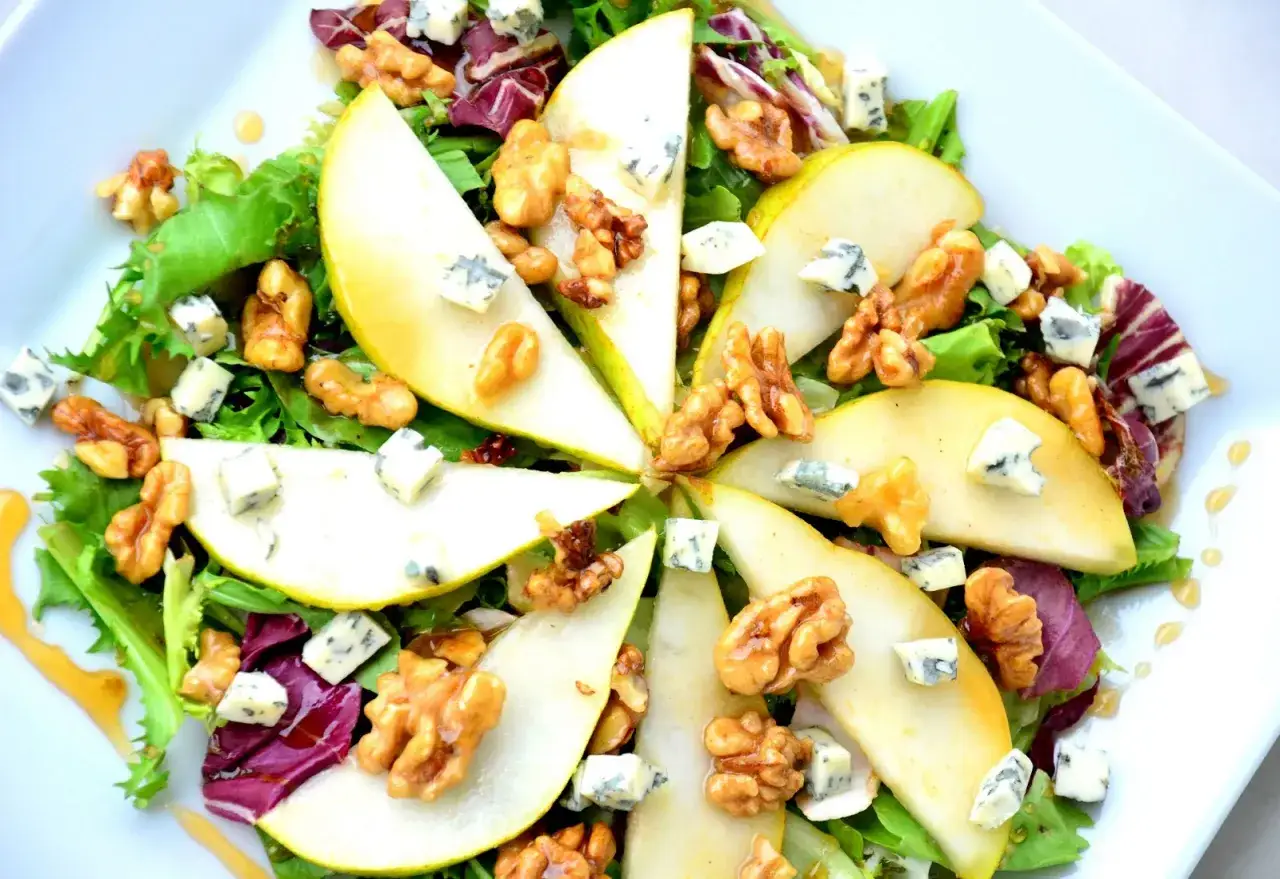 Orzechy do sałatki z serem pleśniowym