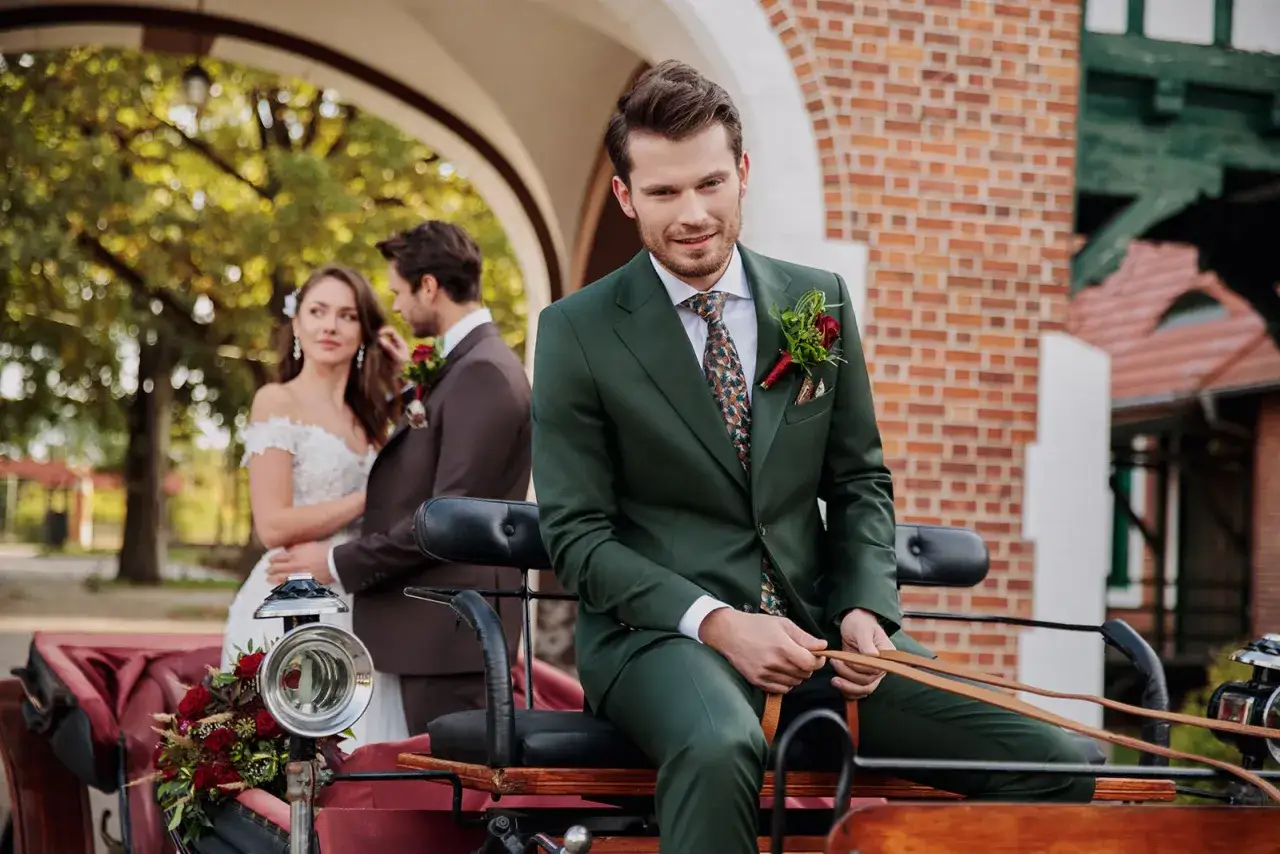 Garnitury ślubne do r&oacute;żnych styl&oacute;w weselnych (klasyczny, rustykalny, nowoczesny)