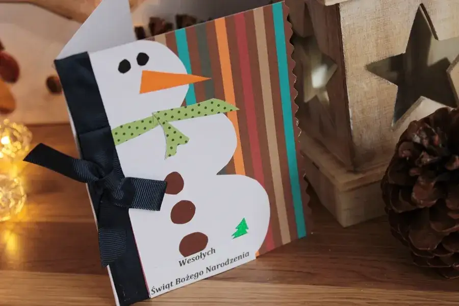 Zdjęcie Jak zrobić kartki świąteczne z dzieckiem – kreatywne pomysły na zabawę