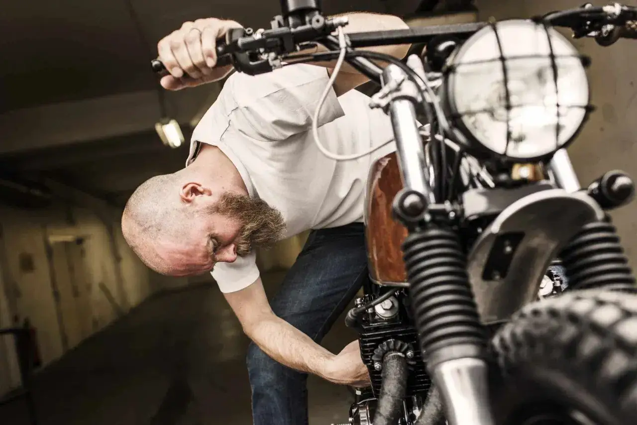 Zdjęcie Jak zrobić podnośnik motocyklowy - proste kroki i bezpieczeństwo