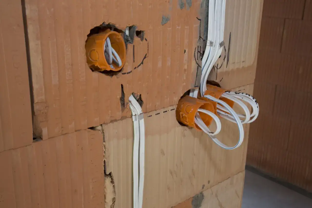 kosztorys wymiany instalacji elektrycznej w mieszkaniu infografika