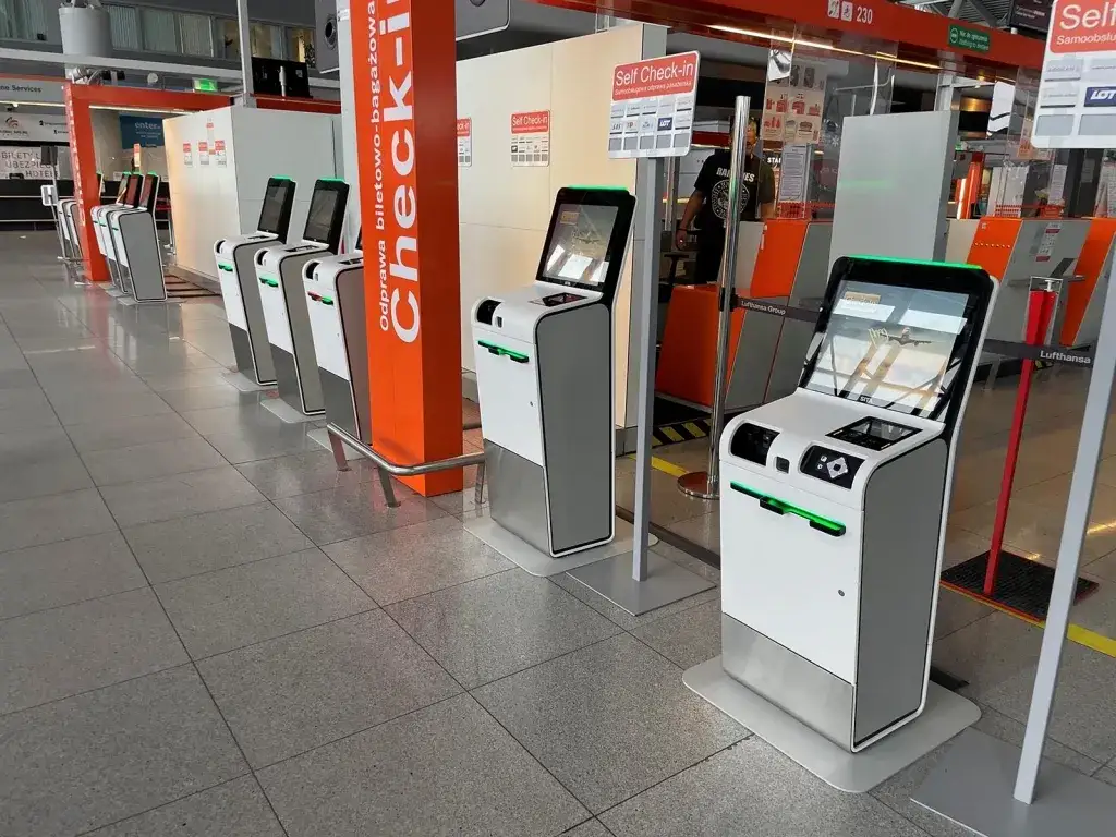 samoobsługowe nadawanie bagażu lotnisko Chopina