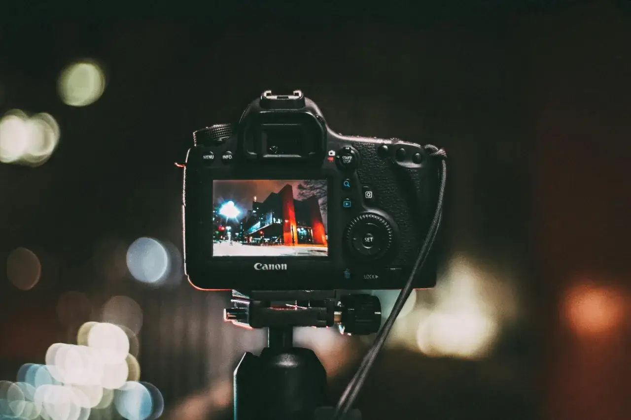 czyszczenie aparatu fotograficznego przed sprzedażą, przygotowanie aparatu do ogłoszenia