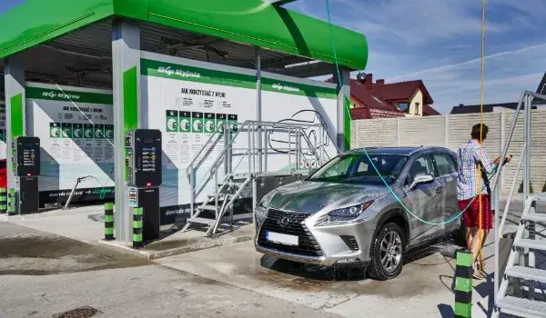 myjnia bezdotykowa a wosk