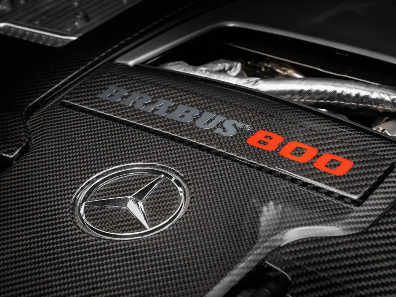 Silnik Brabus 800 z włókna węglowego. Zastanawiasz się, ile kosztuje tuning Brabus?