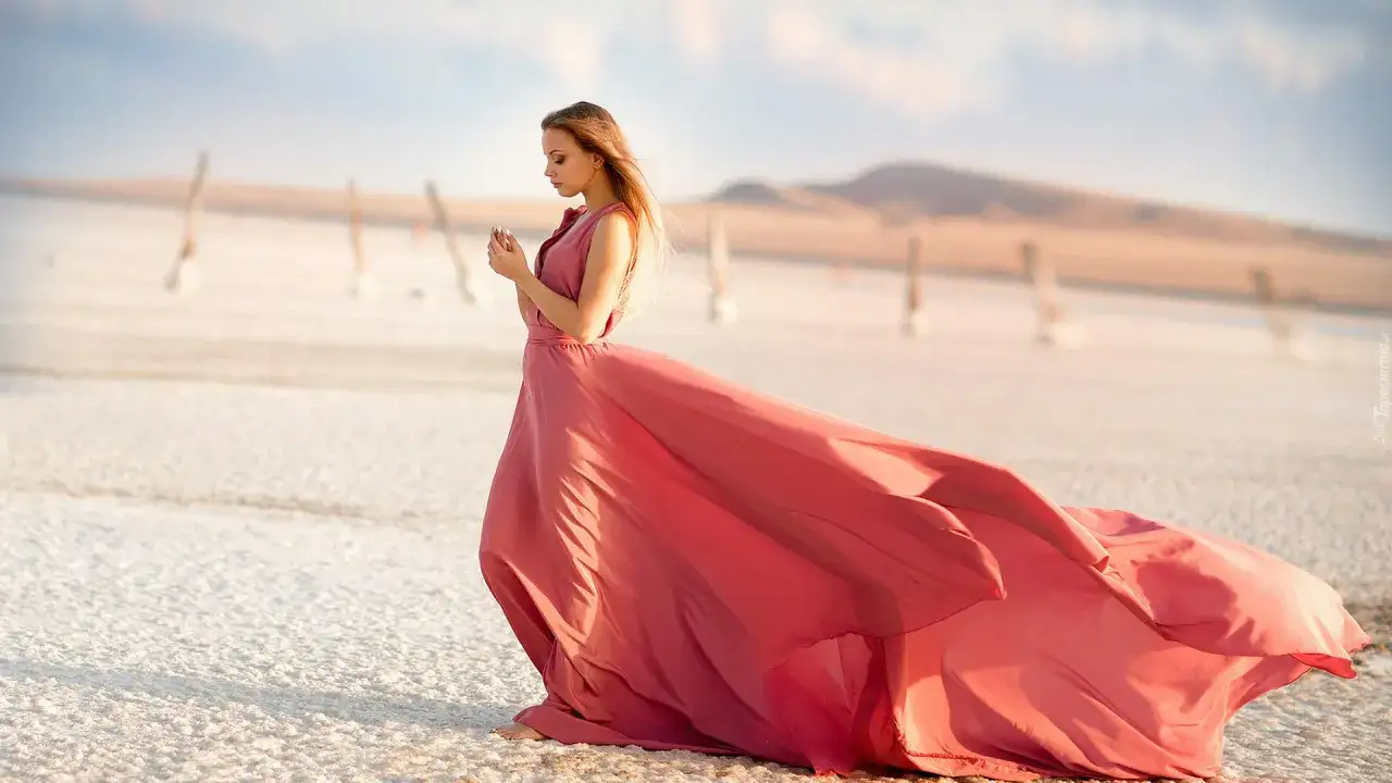 Zdjęcie Jak tańczyć w długiej sukni, aby uniknąć kłopotów i zachować elegancję