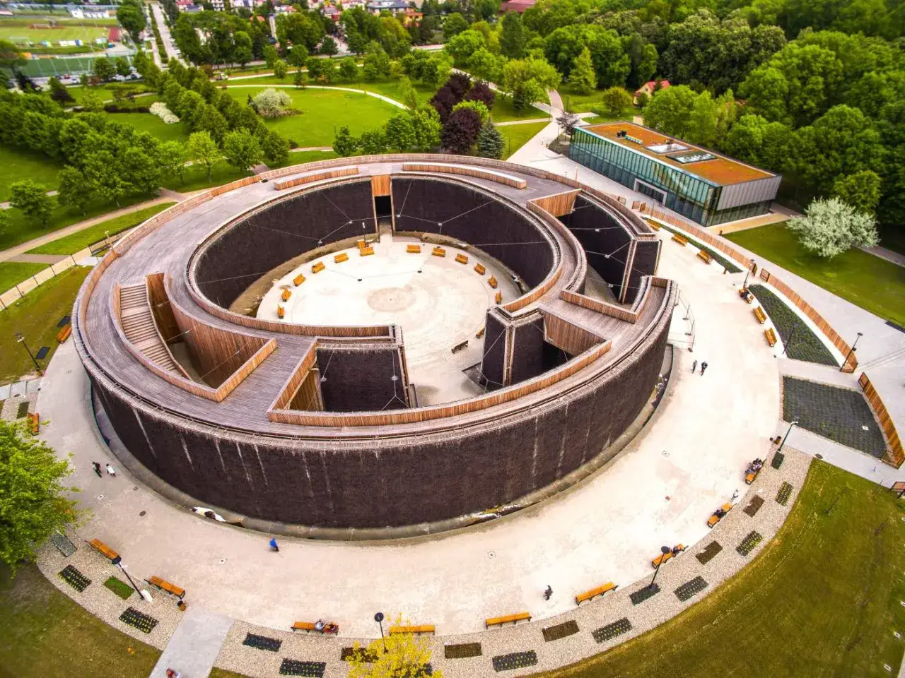 Park Zdrojowy Wysowa Zdr&oacute;j tężnia