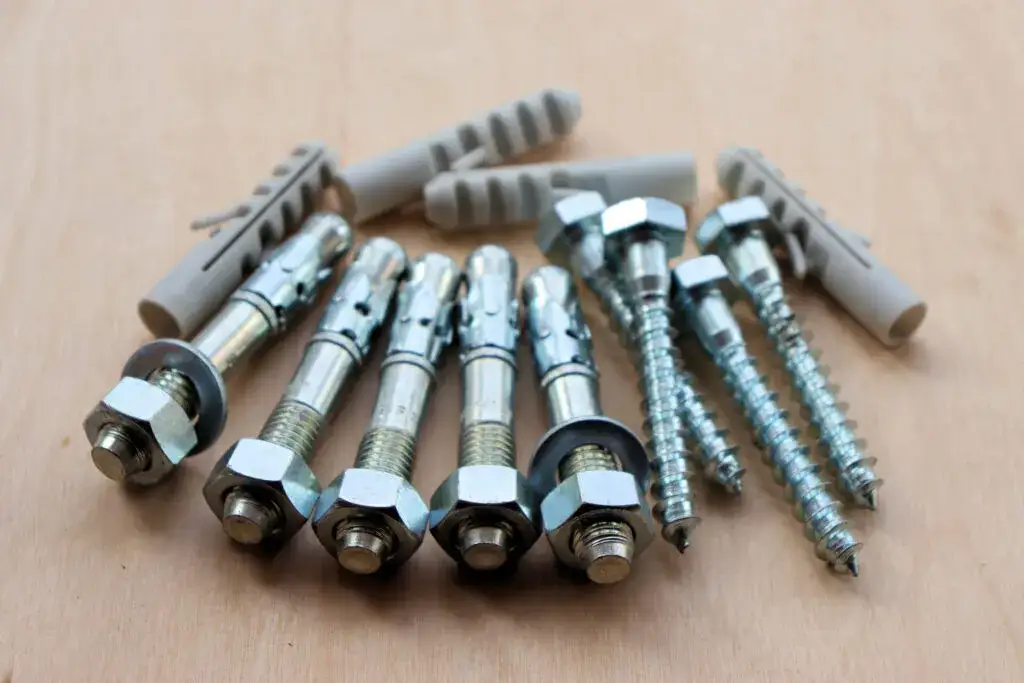 Rodzaje kotew do garażu, kotwy mechaniczne, kotwy chemiczne