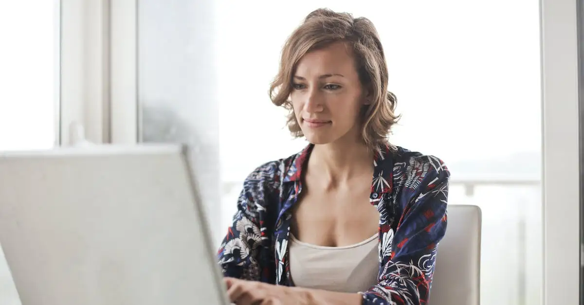 Trening siłowy w domu bez sprzętu - nasz plan na silne ciało