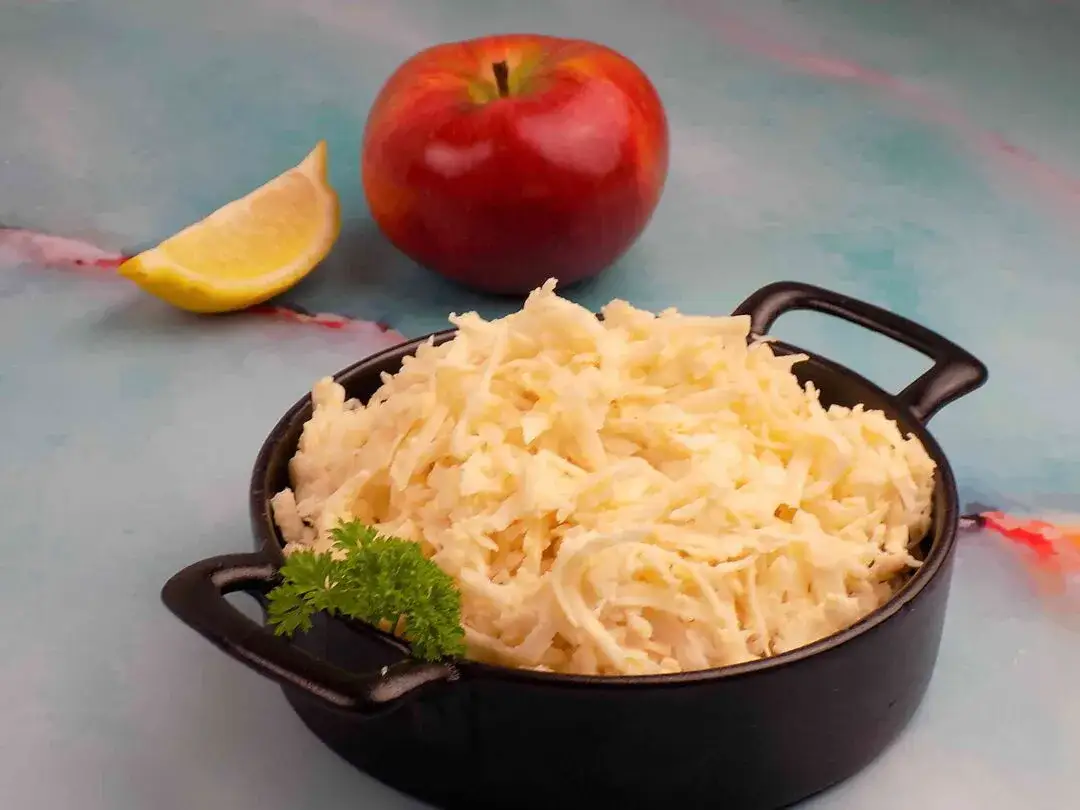 colesław z jabłkiem i selerem