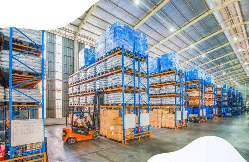 logistyk zarządzanie magazynem optymalizacja