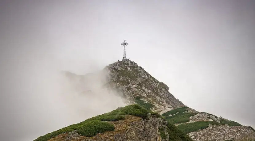 Zdjęcie Giewont - jak wysoki jest w porównaniu do schroniska w Dolinie Pięciu Stawów?