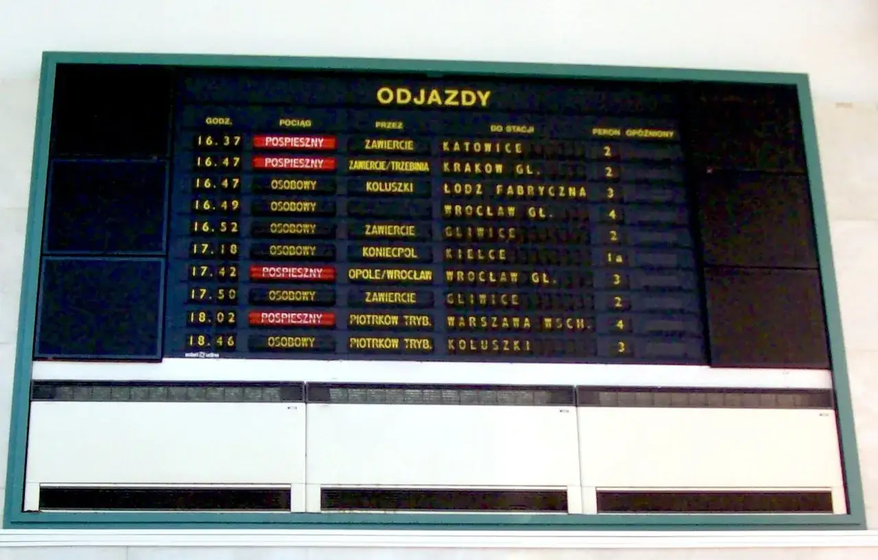 elektroniczna tablica odjazdów dworzec kolejowy