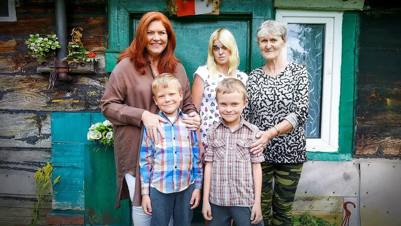 Rodzina reunited! Dwie kobiety i dwie babcie cieszą się z powrotu chłopców do domu. Historia o tym, jak odzyskać dzieci z domu dziecka.