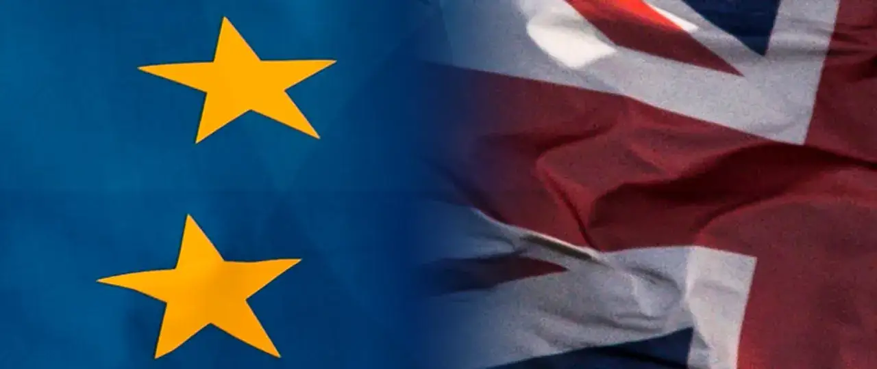 Flaga UE i Wielkiej Brytanii. Zastanawiasz się, ile gram tytoniu można przewieźć z Polski do UK?