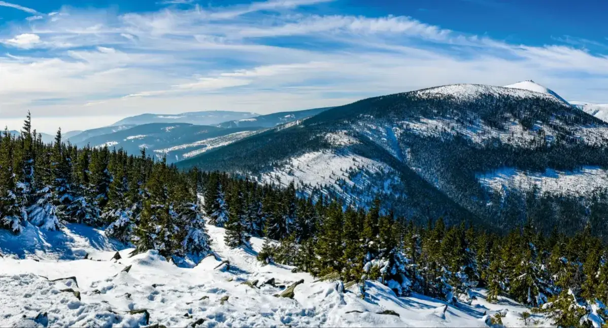 Karpacz panorama g&oacute;ry lato zima