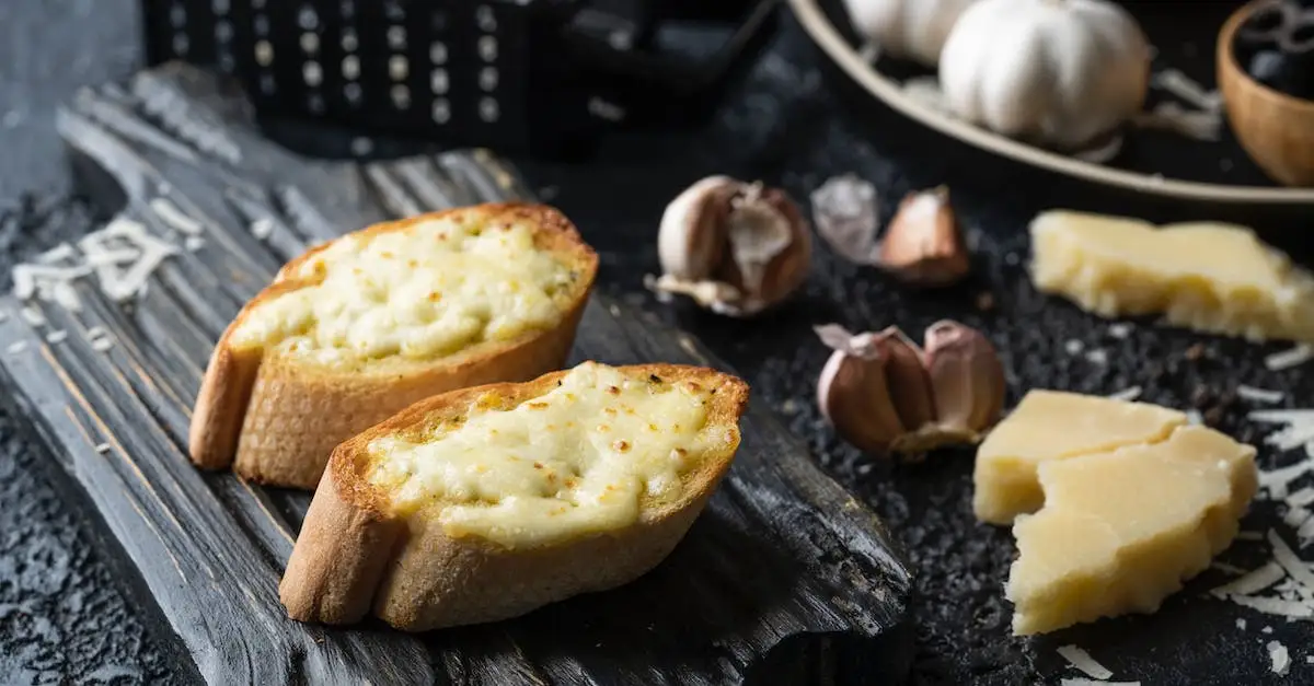 Przepis na pyszną zapiekankę z serem i pieczarkami