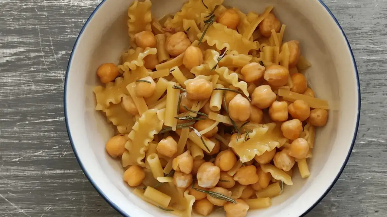 varianti regionali pasta e ceci, ciceri e tria, pasta e ceci alla romana