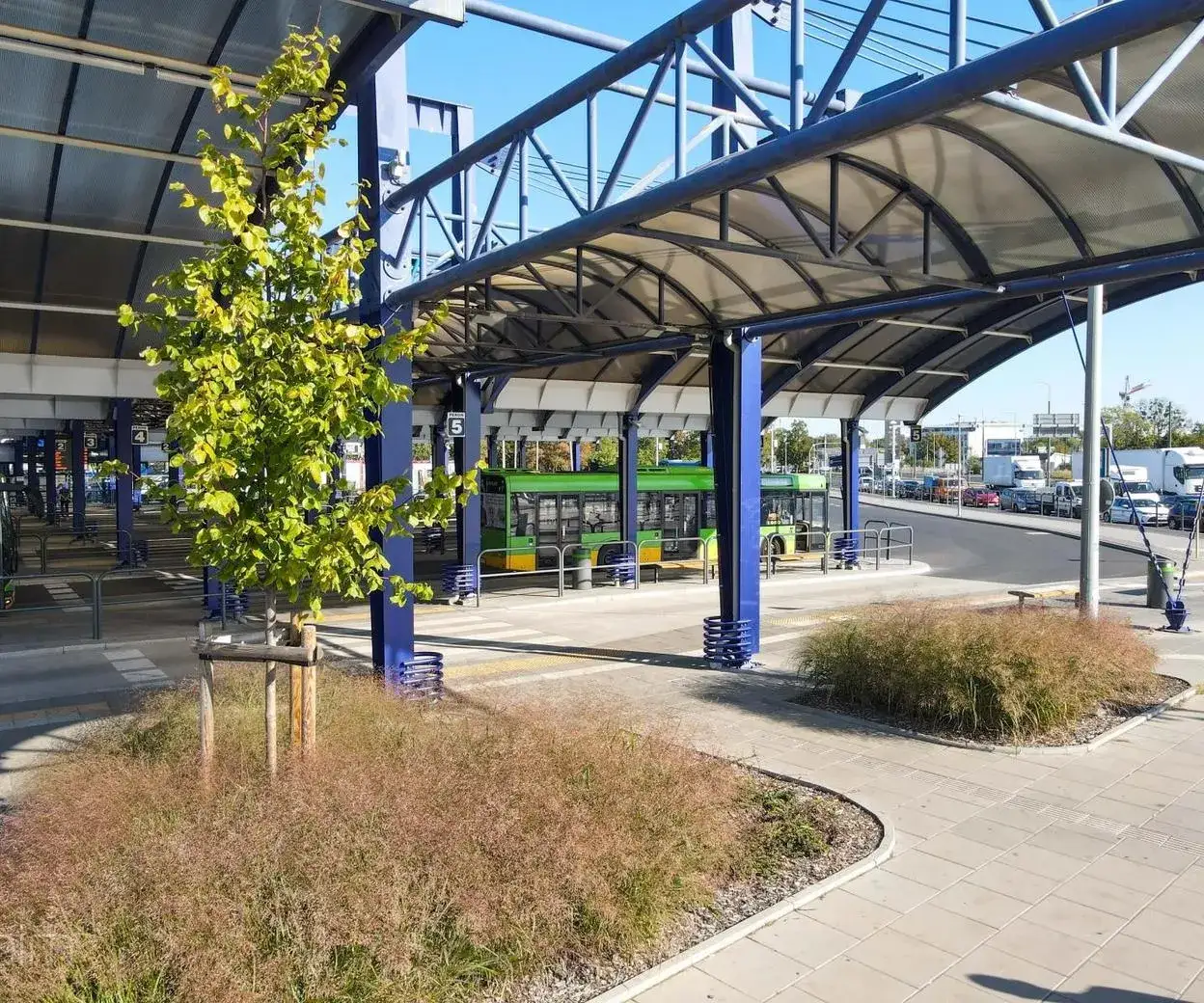 Dworzec Autobusowy Rataje Poznań g&oacute;rna płyta tablice odjazd&oacute;w