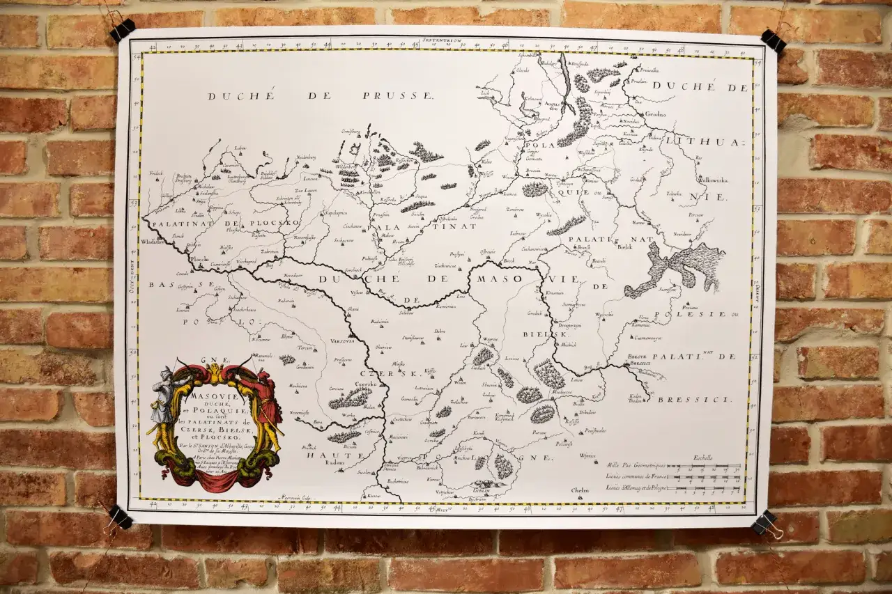 stara mapa z zaznaczoną drogą fabuła