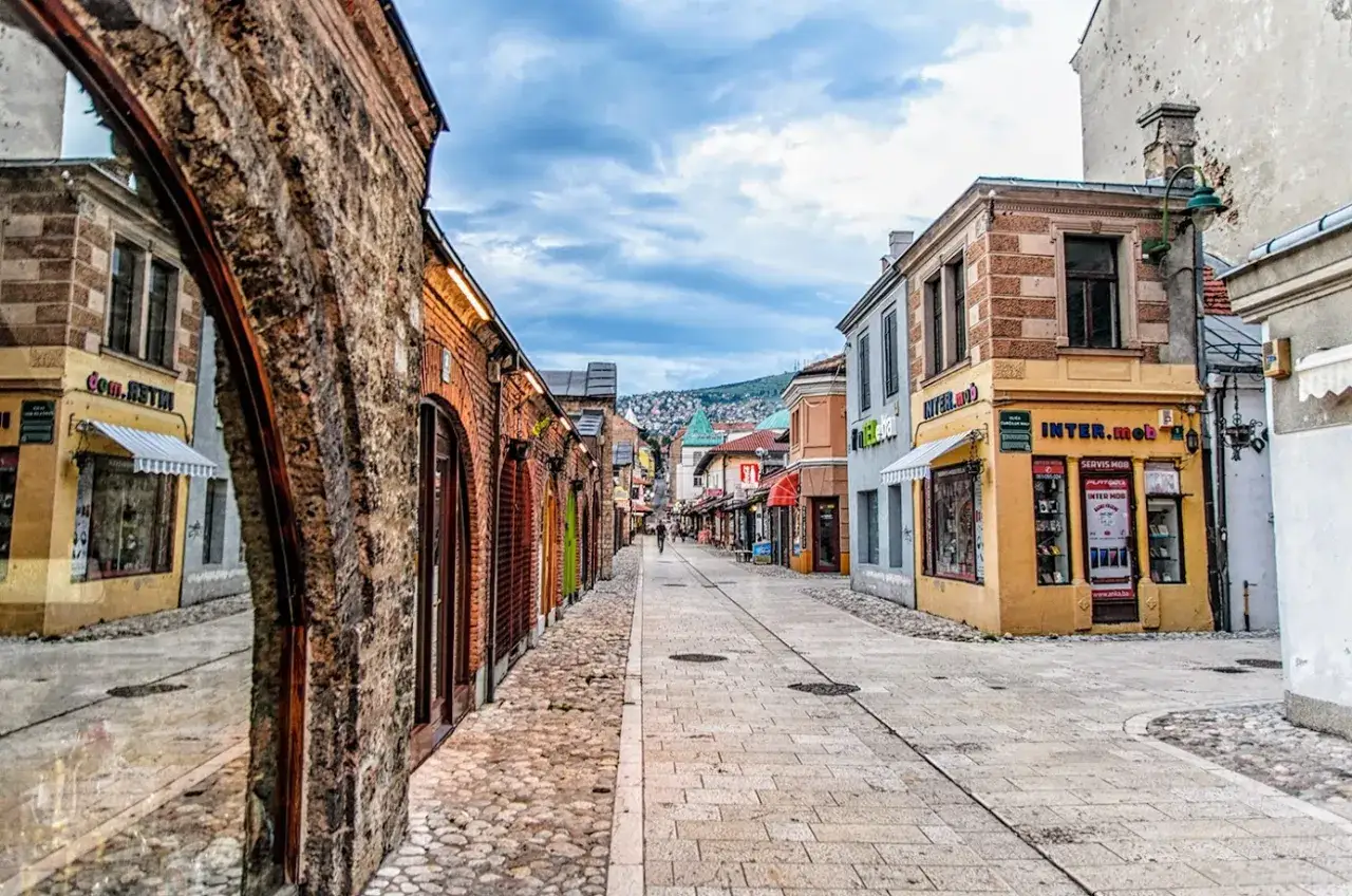 Zdjęcie Sarajewo czy jest bezpiecznie? Odkryj nieznane zagrożenia dla turystów