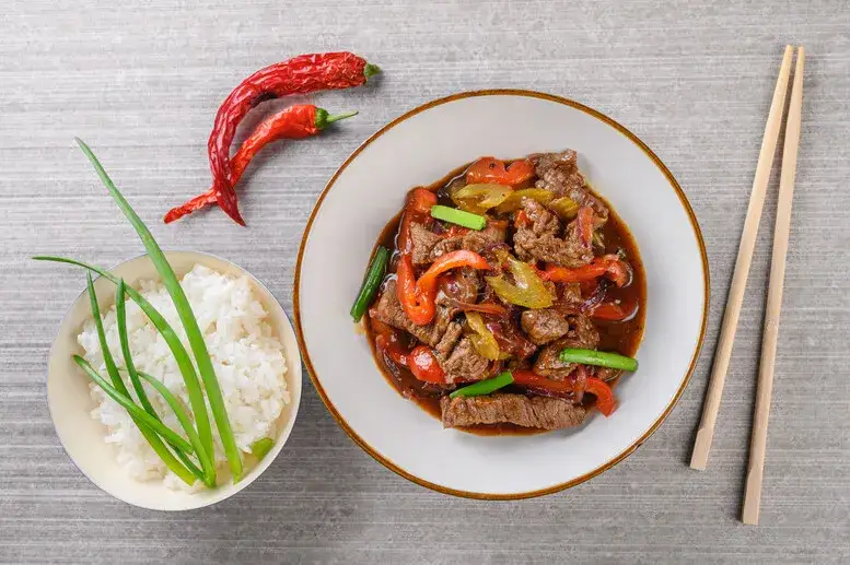 Zdjęcie Wołowina po seczuańsku co to? Poznaj smak i tajniki przygotowania