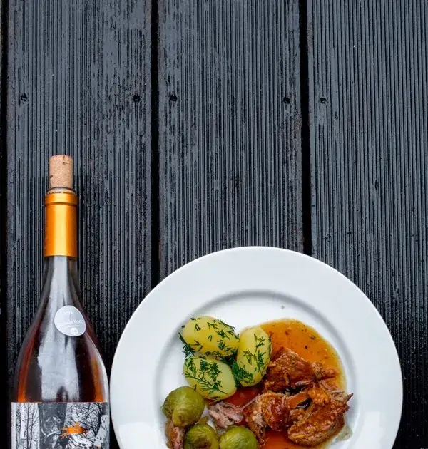 Zdjęcie Jak upiec cielęcinę w piekarniku, aby była soczysta i aromatyczna