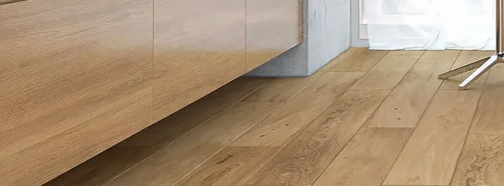 Zdjęcie Jak skutecznie zabezpieczyć panele przed wodą i uniknąć wilgoci