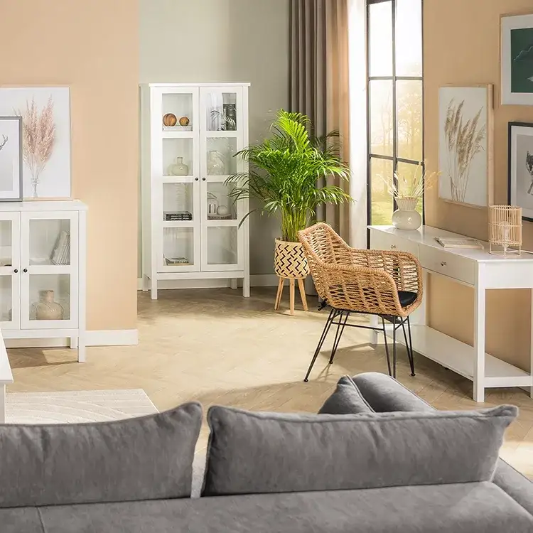 Zdjęcie Jakie kolory krzeseł do szarej kanapy, aby ożywić wnętrze?