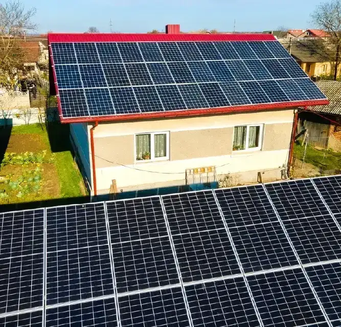 Zdjęcie Ile prądu zużywa falownik fotowoltaiczny? Sprawdź, co musisz wiedzieć