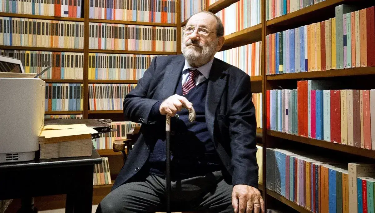 Zdjęcie  Powieści Umberta Eco - poznaj fascynujący świat włoskiego pisarza i semiotyka