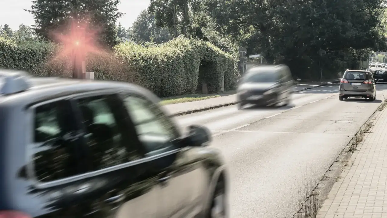 Zdjęcie Jak rozpoznać czy fotoradar zrobił zdjęcie bez lampy błyskowej?
