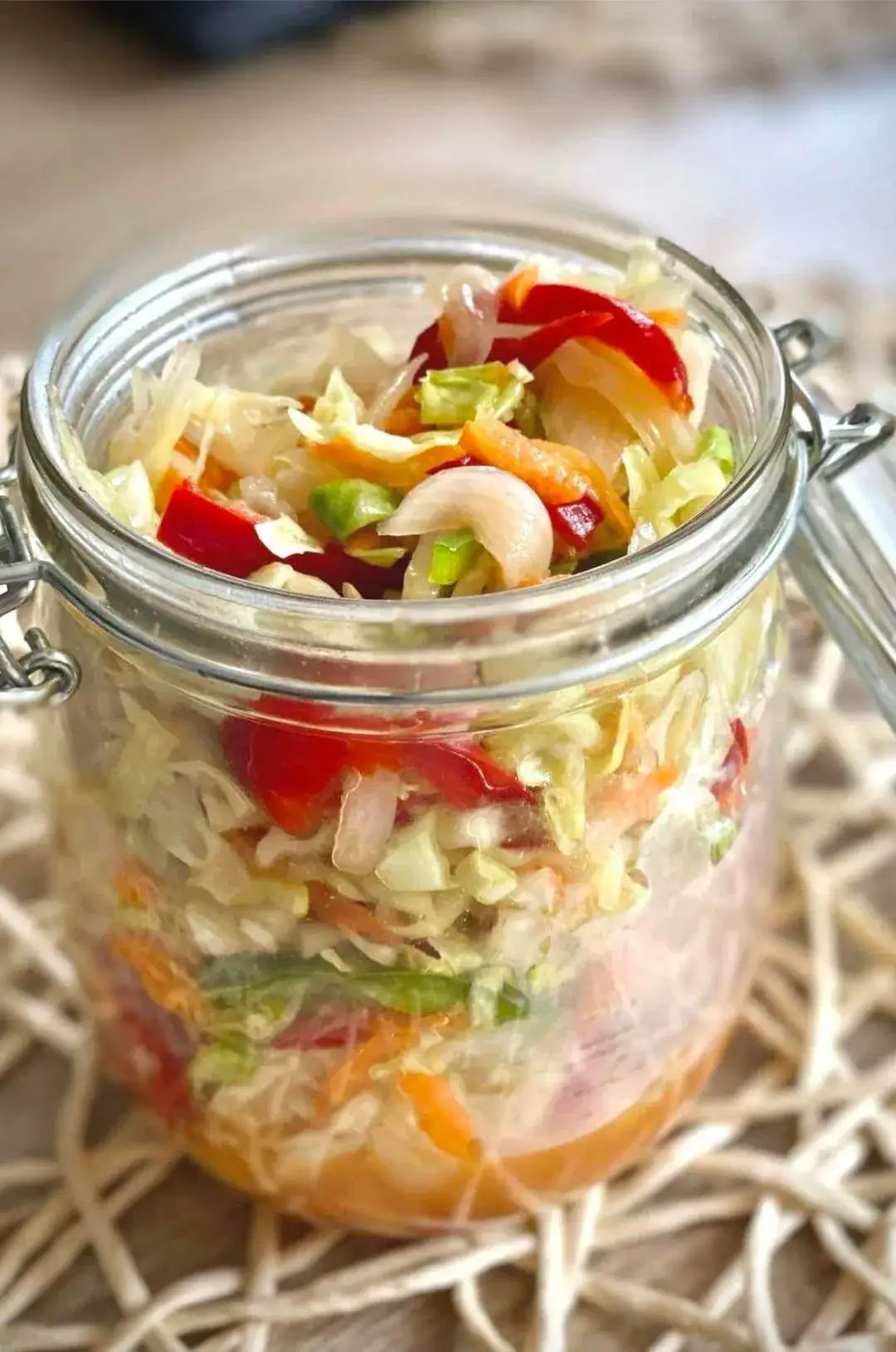 Zdjęcie Surówka, która może długo stać - pyszne przepisy na długie przechowywanie