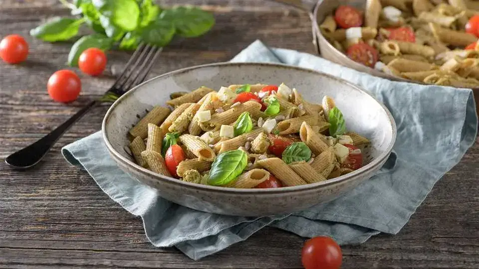 Zdjęcie Szybkie spaghetti z zielonym pesto - prosty przepis na smakowity obiad